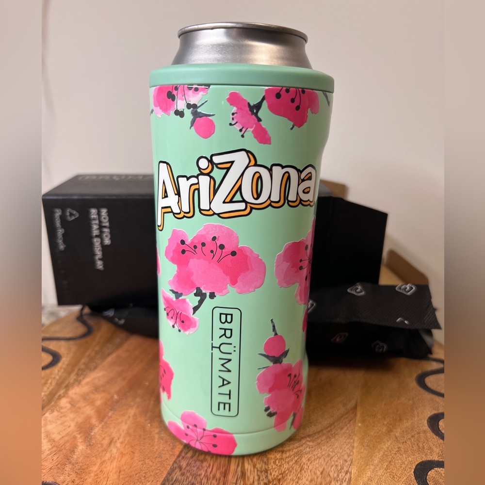 Brumate Arizona Juggernaut NWT with Stash Can